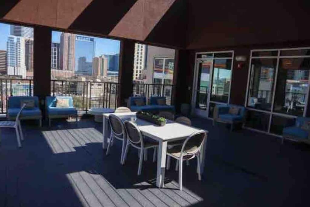 Fancy Apt Downtown. Pool. Gym. Lounge. Pet Ok Хьюстон Экстерьер фото